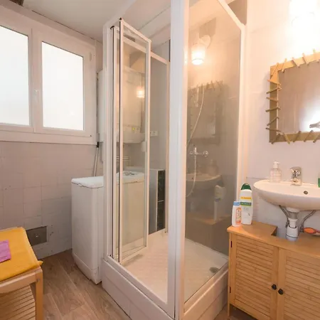 Kwatera prywatna Cute Bedroom Central Location In *
